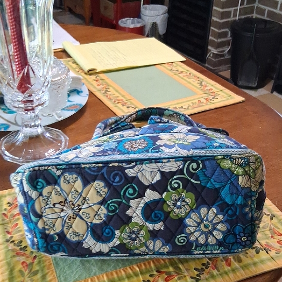 Vera Bradley Blue and Green Floral Travel Bag - Picture 6 of 9